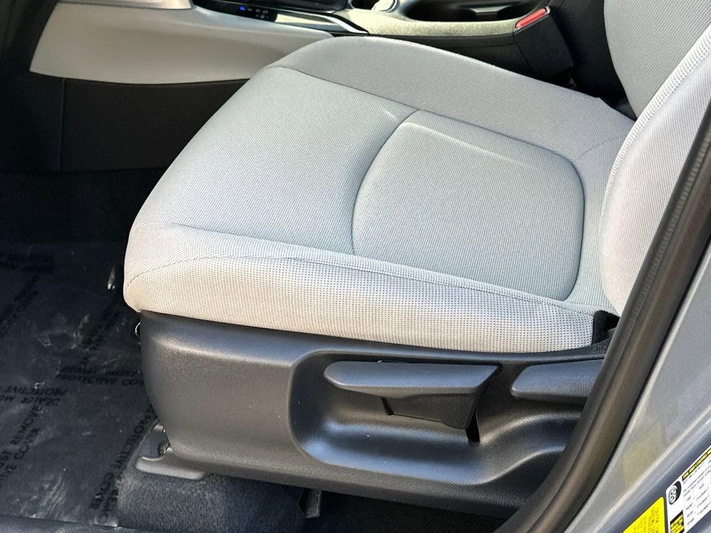 Used 2022 Toyota Corolla Cross L AWD/4WD image 19