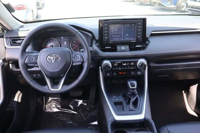 Used 2020 Toyota RAV4 XLE Premium image 16