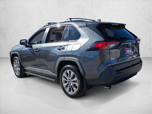 Used 2021 Toyota RAV4 XLE Premium image 8