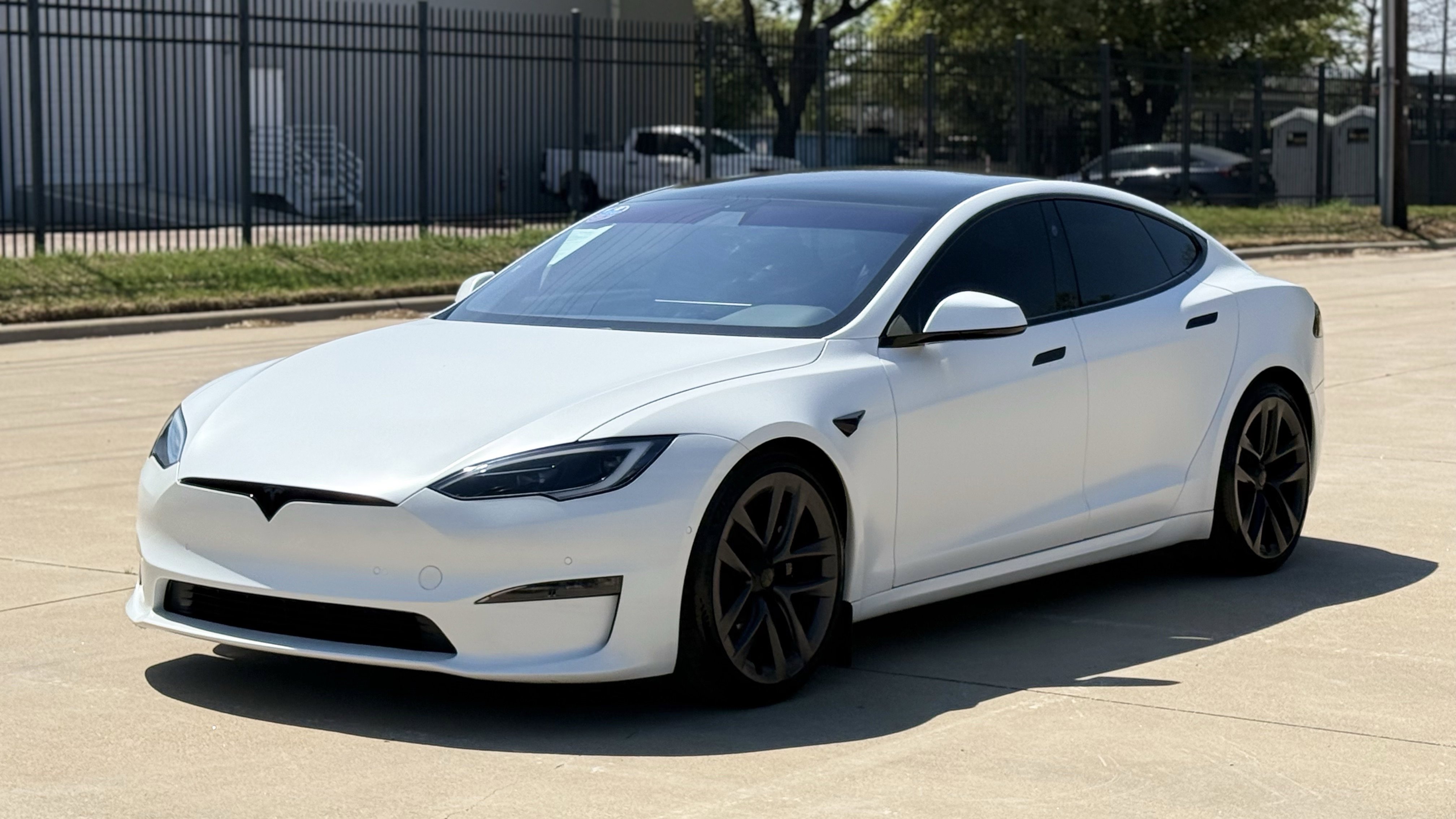 Used 2022 Tesla Model S Plaid image 9