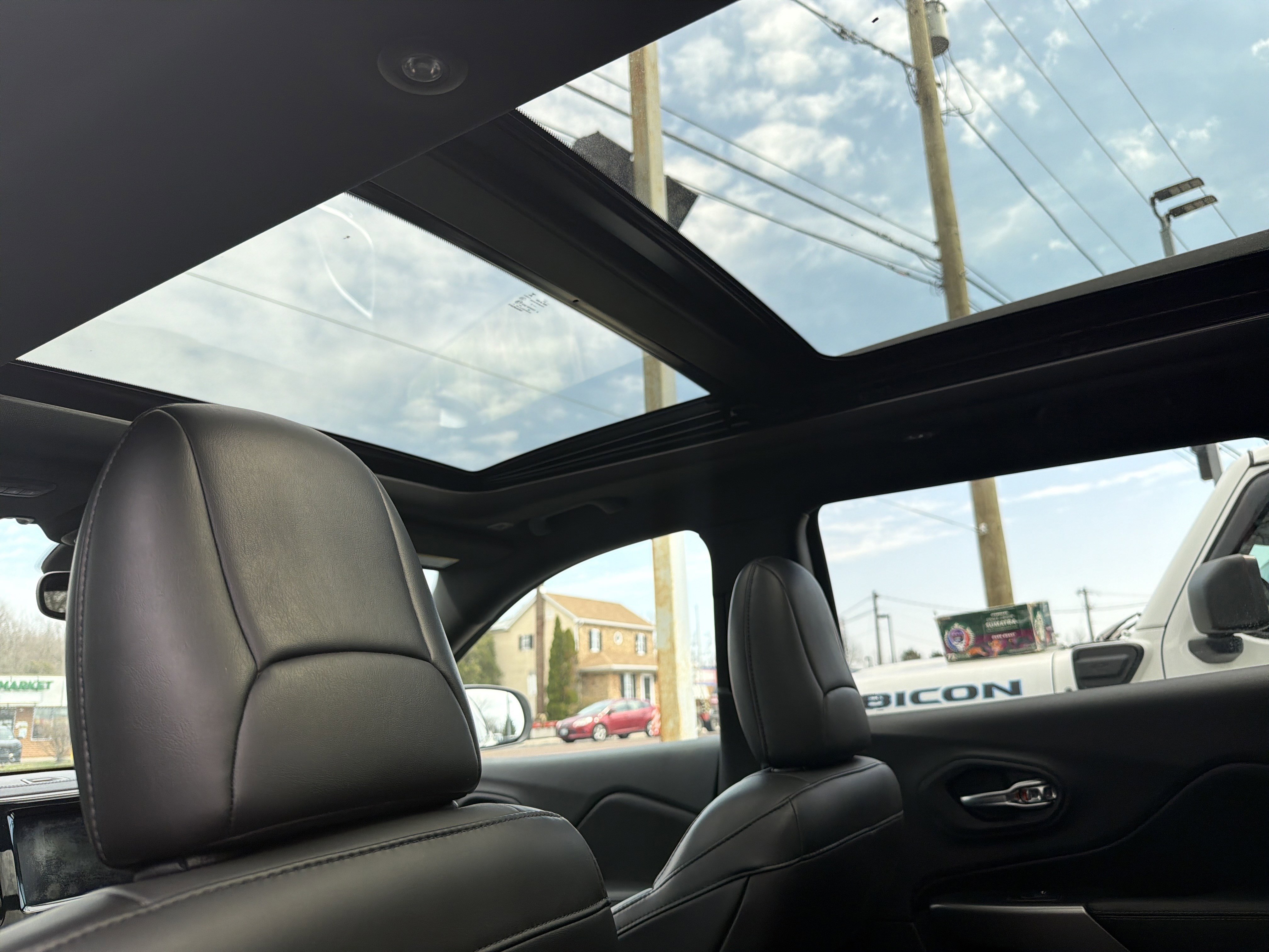 Certified 2019 Jeep Cherokee High Altitude image 14