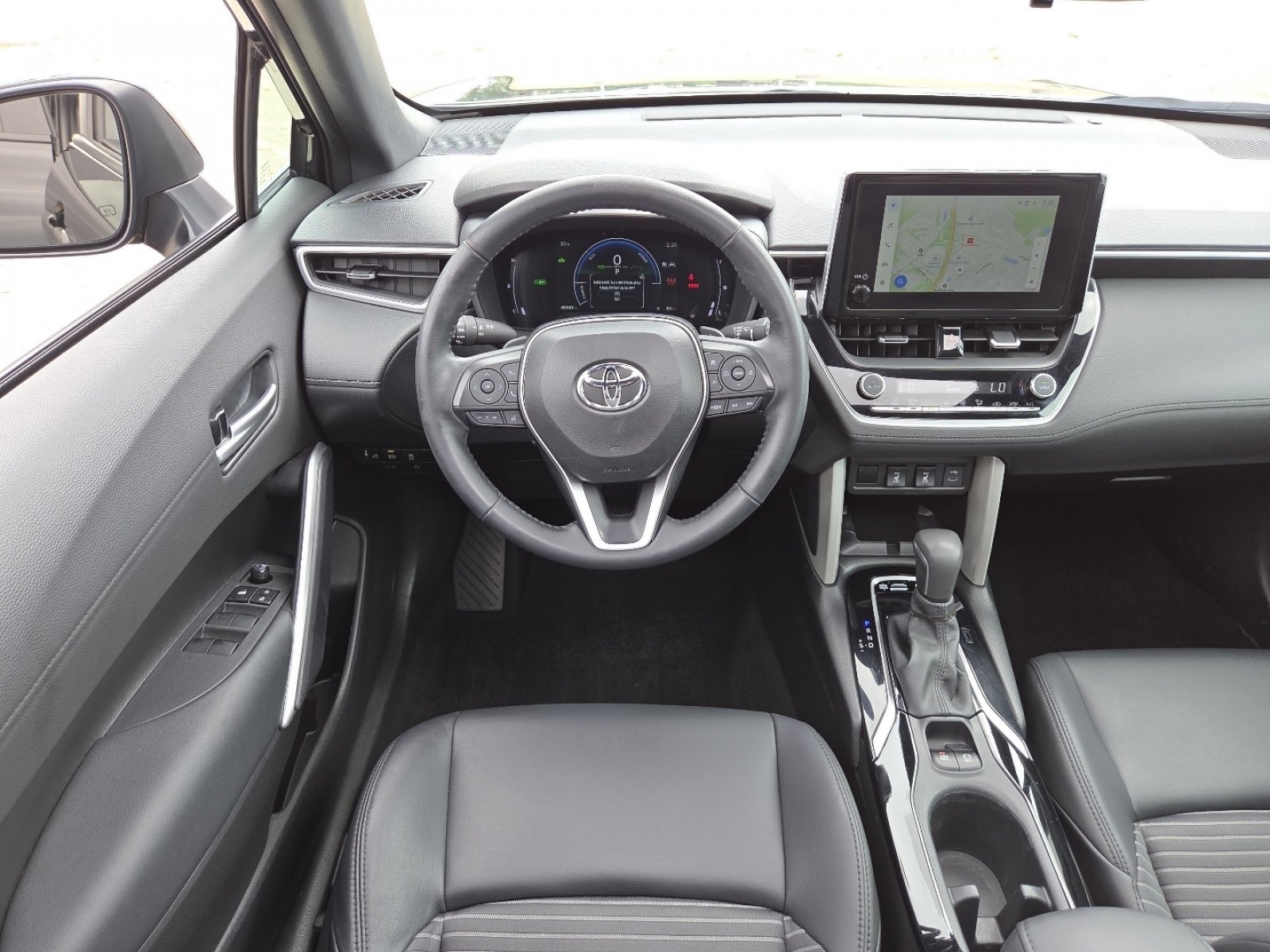 Used 2024 Toyota Corolla Cross AWD Hybrid w/ Convenience Package image 27