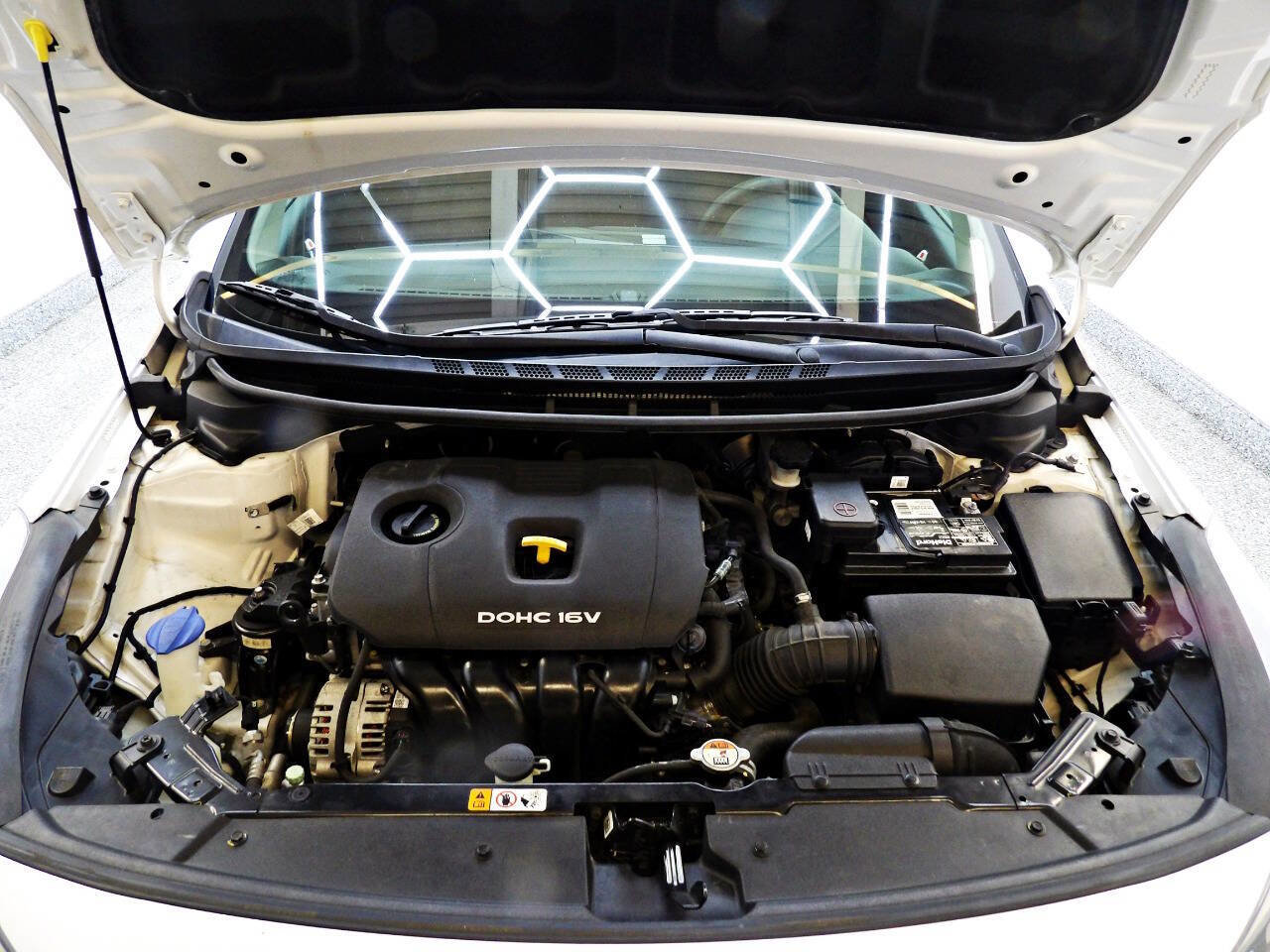 Used 2017 Kia Forte LX image 4