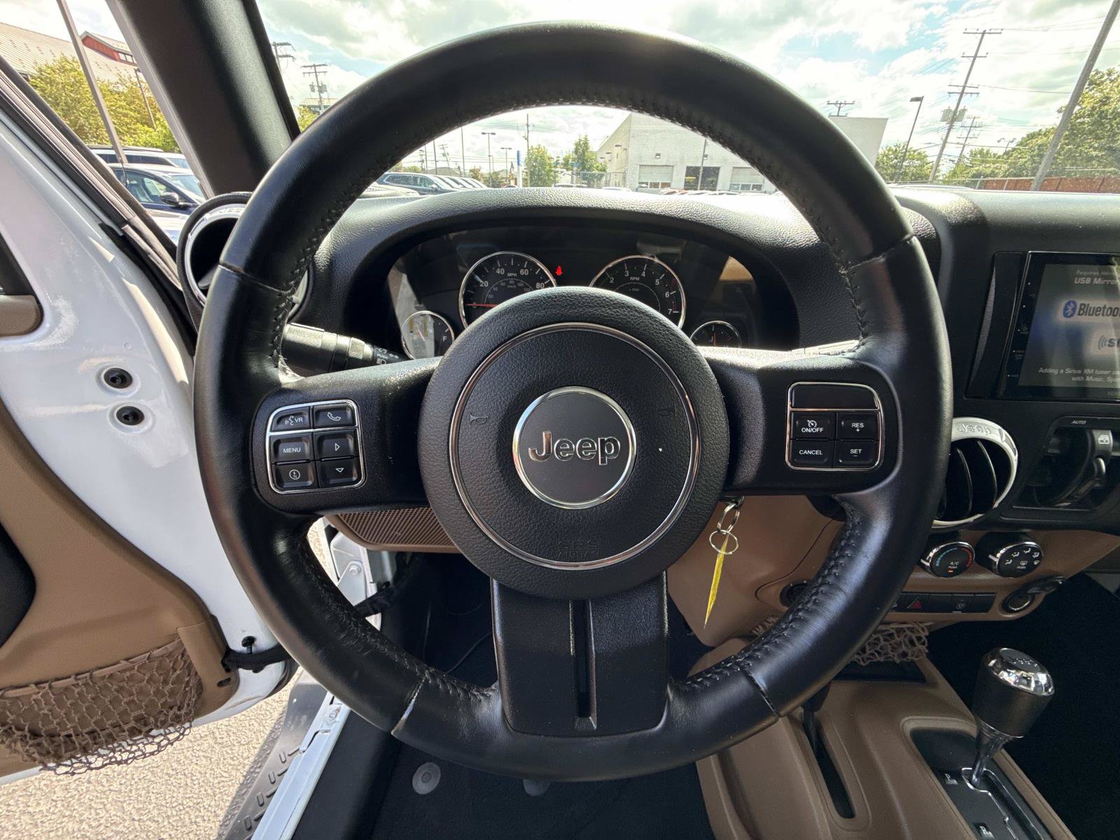Used 2016 Jeep Wrangler Unlimited Sahara w/ Connectivity Group AWD/4WD image 8
