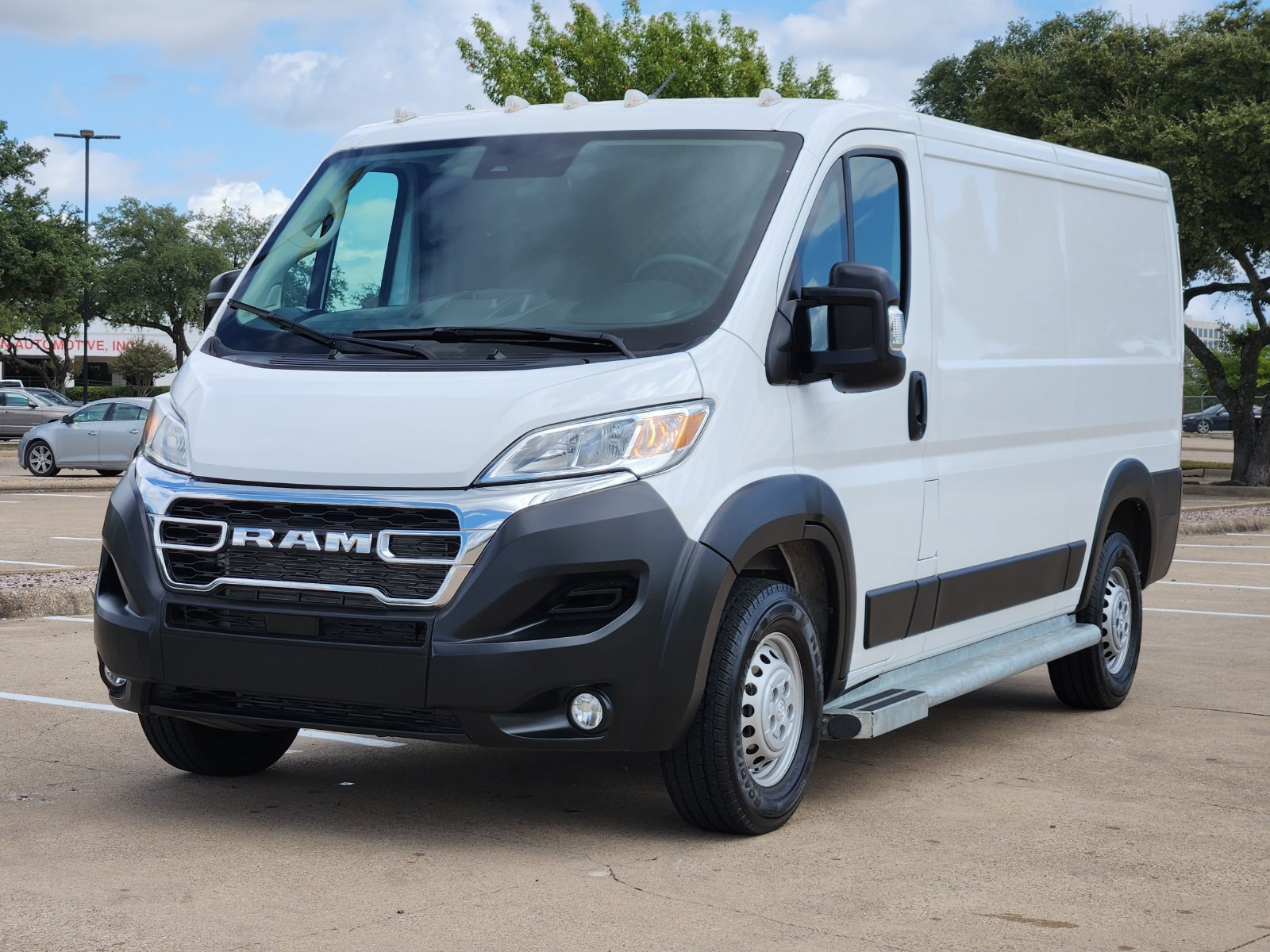 Used 2025 RAM ProMaster 2500 w/ U-Haul Equipment Group FWD image 2