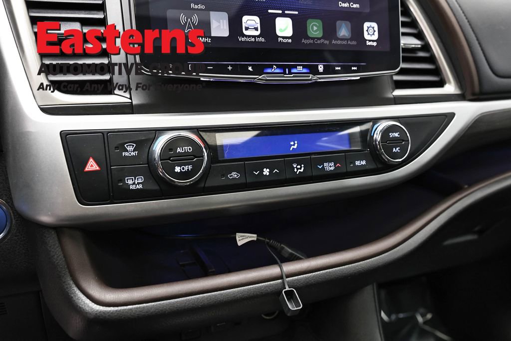 Used 2019 Toyota Highlander Limited w/ Carpet Mat Package (TMS) AWD/4WD image 20