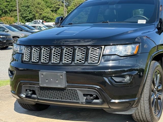 Used 2019 Jeep Grand Cherokee Altitude AWD/4WD image 9