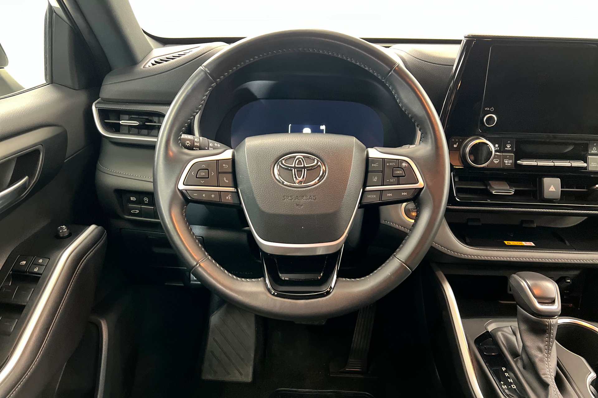 Used 2025 Toyota Highlander XSE AWD/4WD image 13