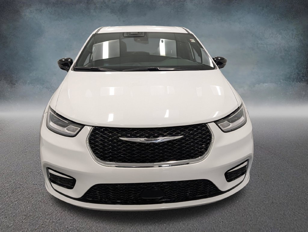 Used 2026 Chrysler Pacifica Select FWD image 2