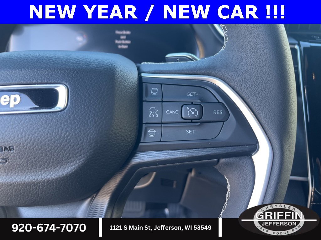 Used 2025 Jeep Grand Cherokee L Altitude image 12