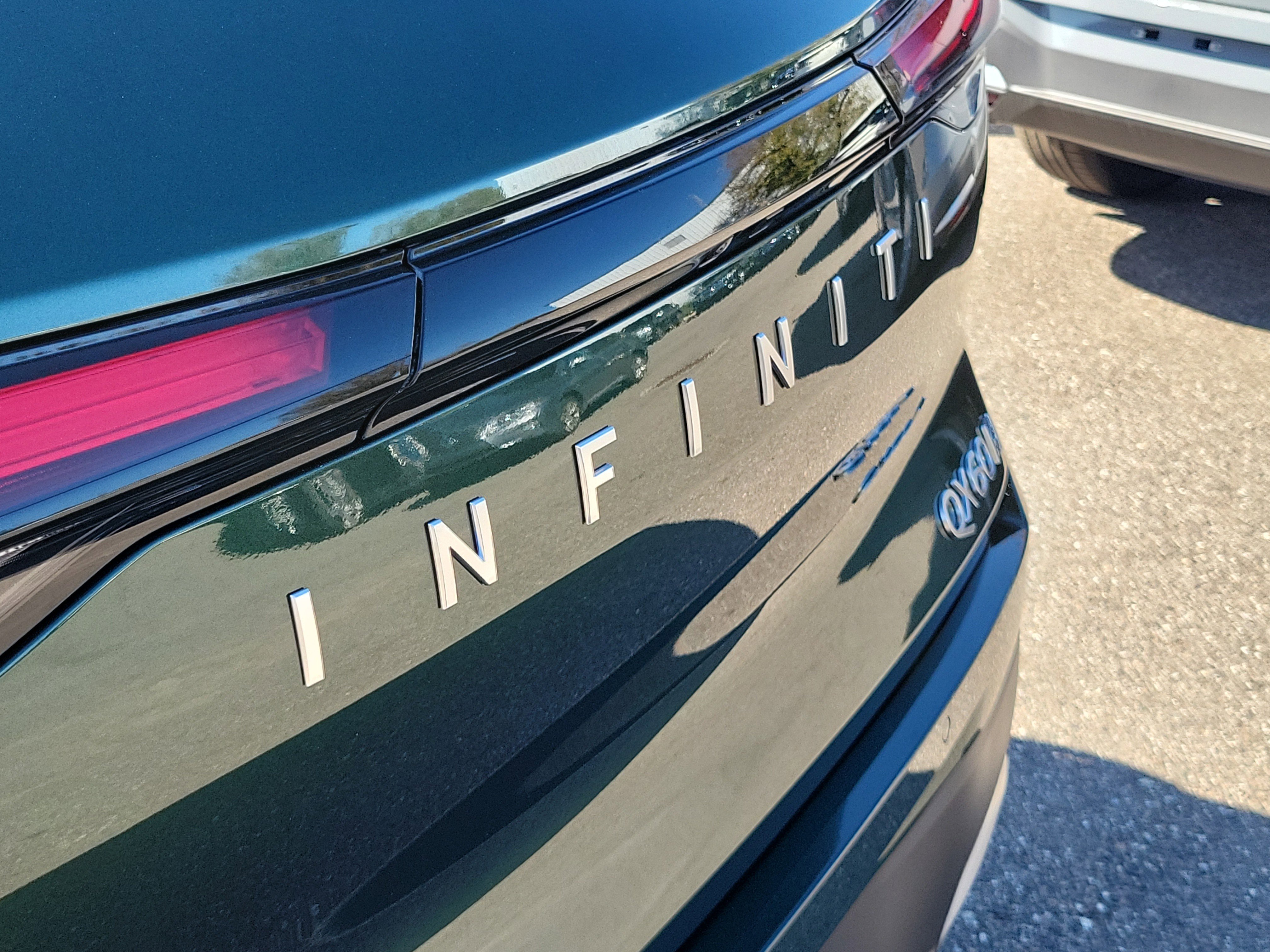 New 2026 INFINITI QX60 Luxe w/ Family Package image 6