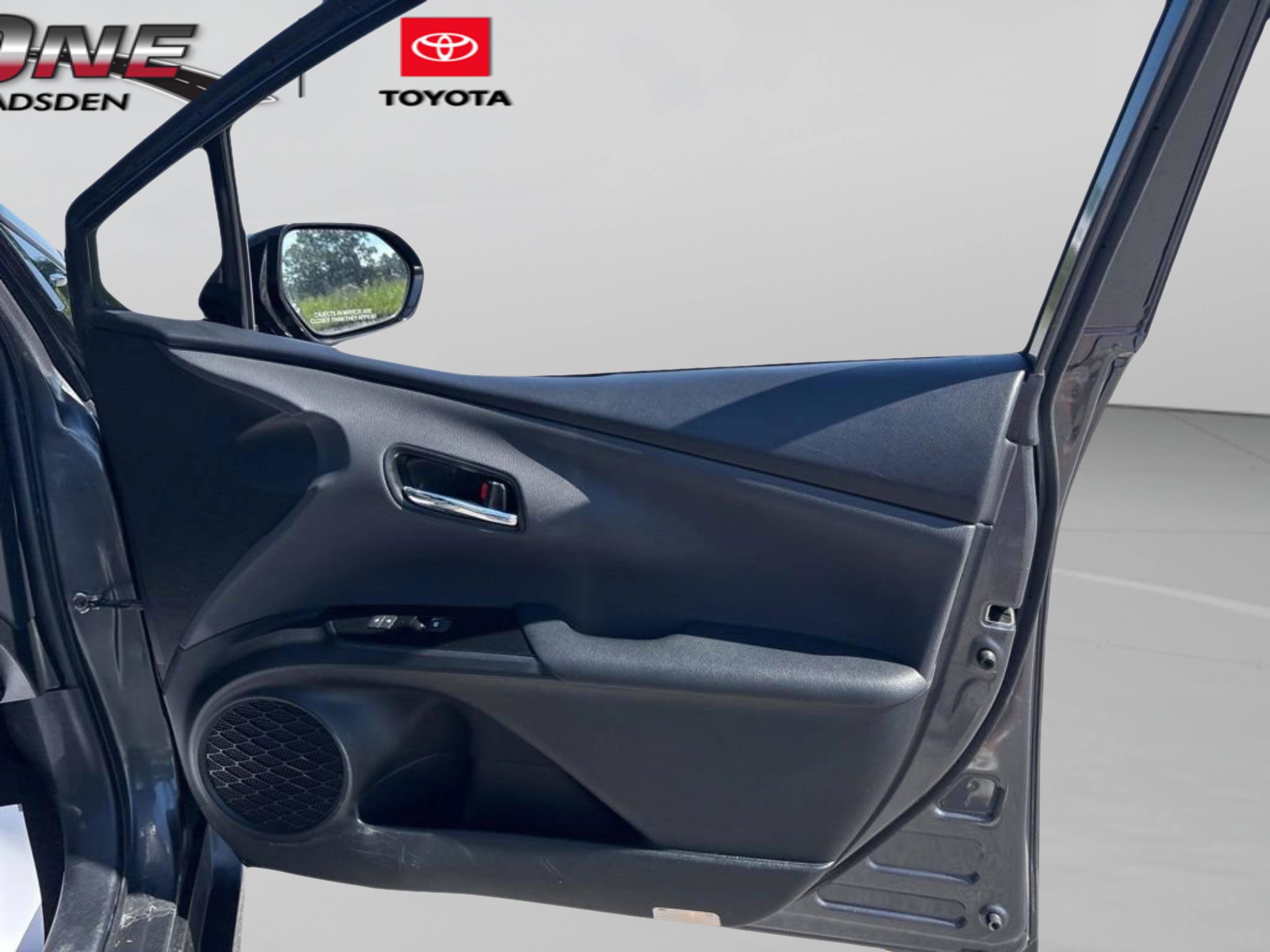 Used 2017 Toyota Prius Prime Advanced w/ Carpet Mat Package FWD image 26