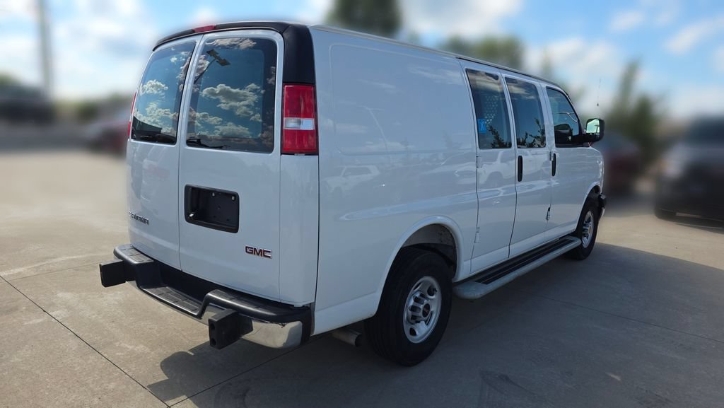 Used 2025 GMC Savana 2500 w/ Driver Convenience Package RWD image 5
