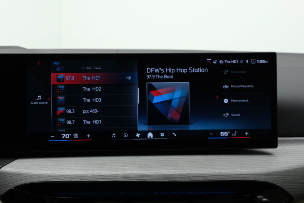 Used 2025 BMW M440i Convertible w/ Premium Package RWD image 39