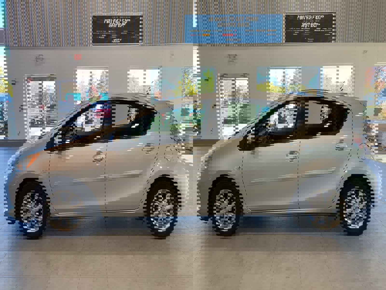 Used 2012 Toyota Prius C Three image 8