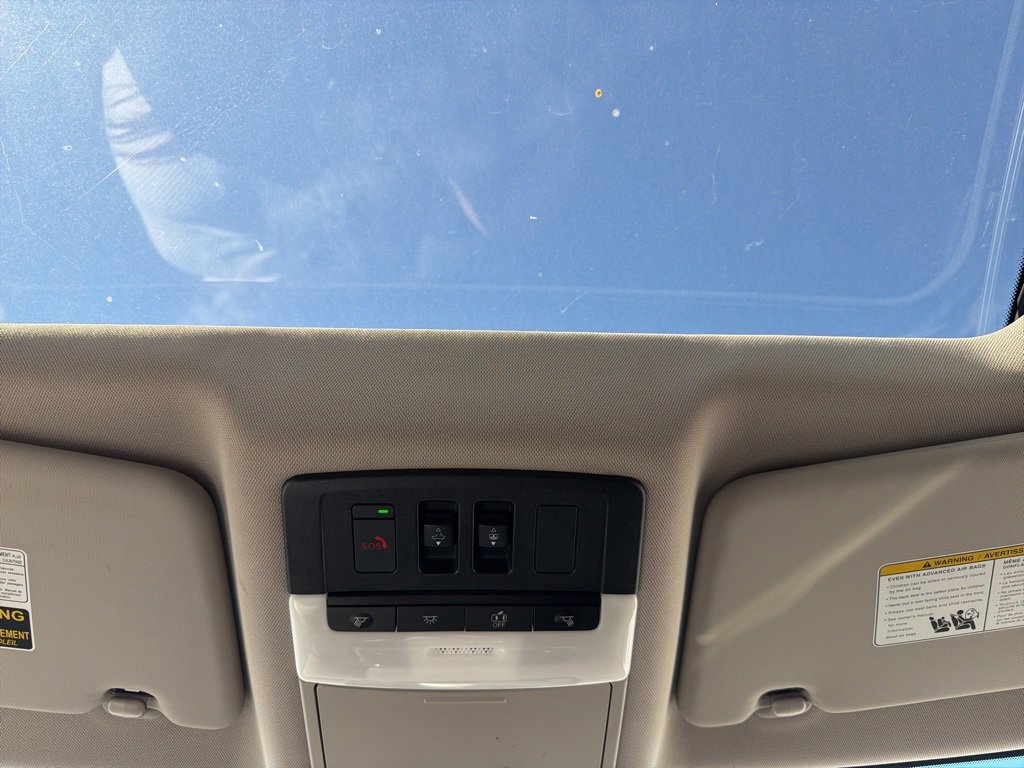 Used 2023 Nissan Rogue SL w/ SL Premium Package image 31