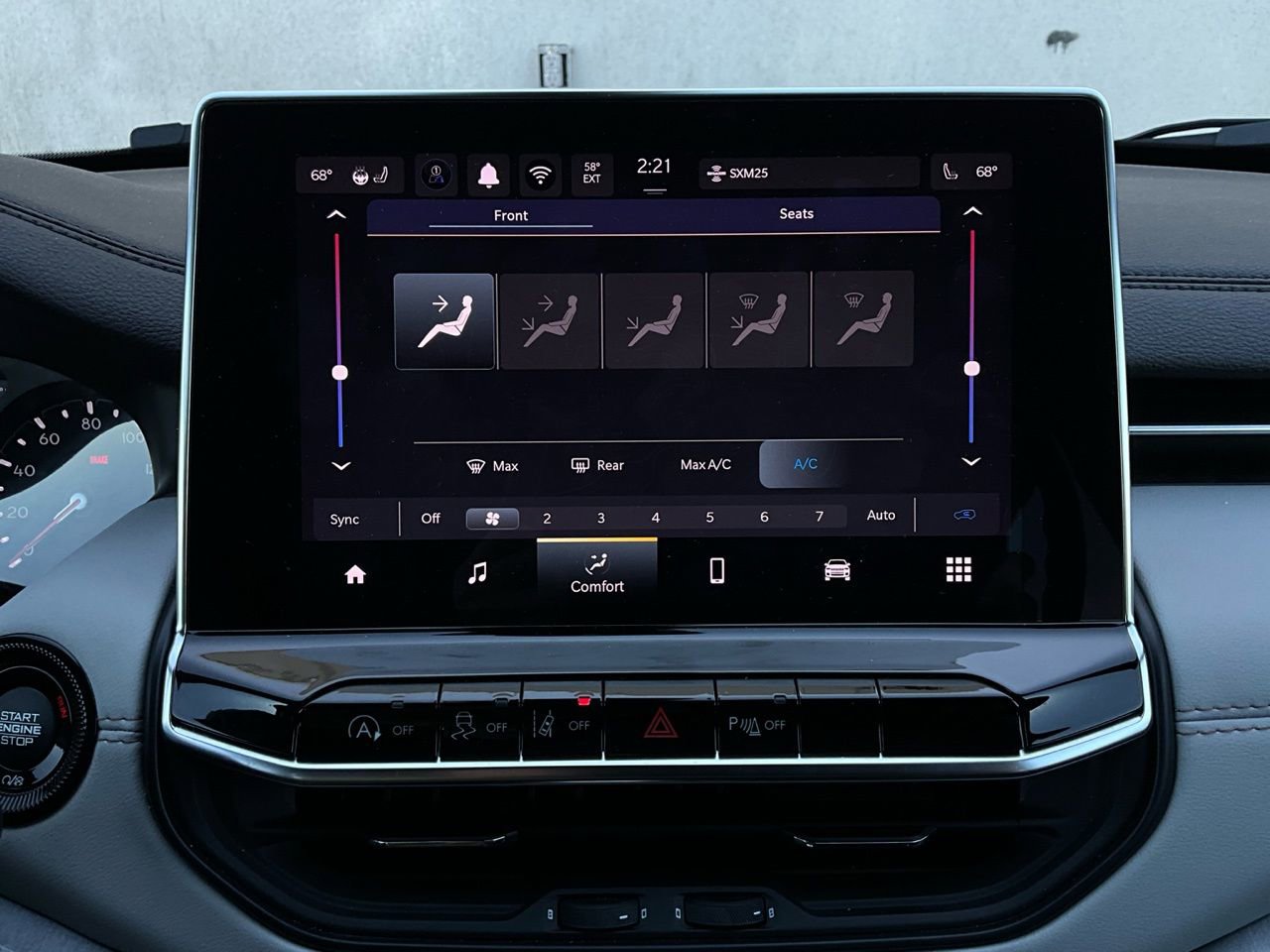 Used 2025 Jeep Compass Limited image 31