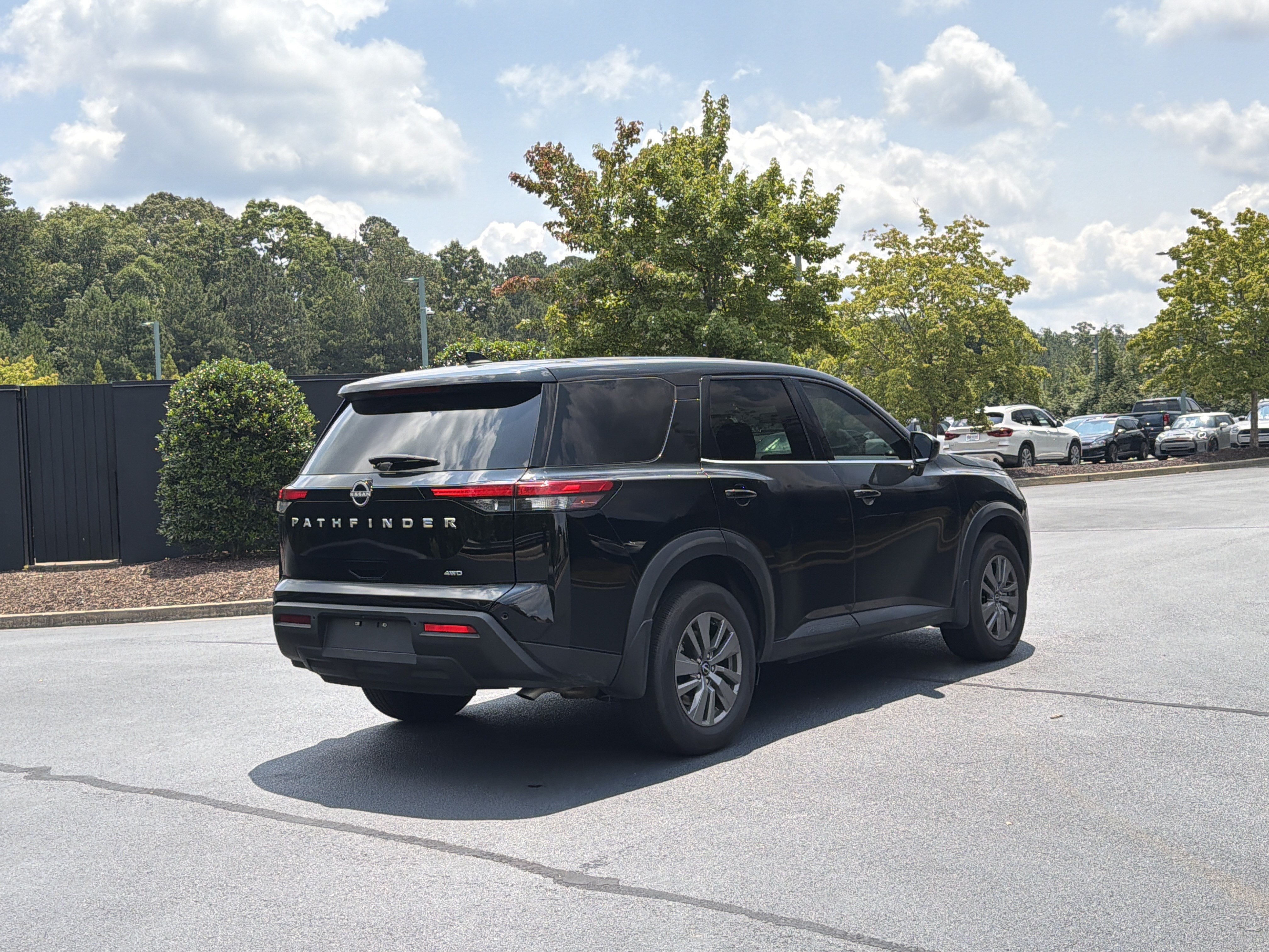 Used 2025 Nissan Pathfinder S AWD/4WD image 3