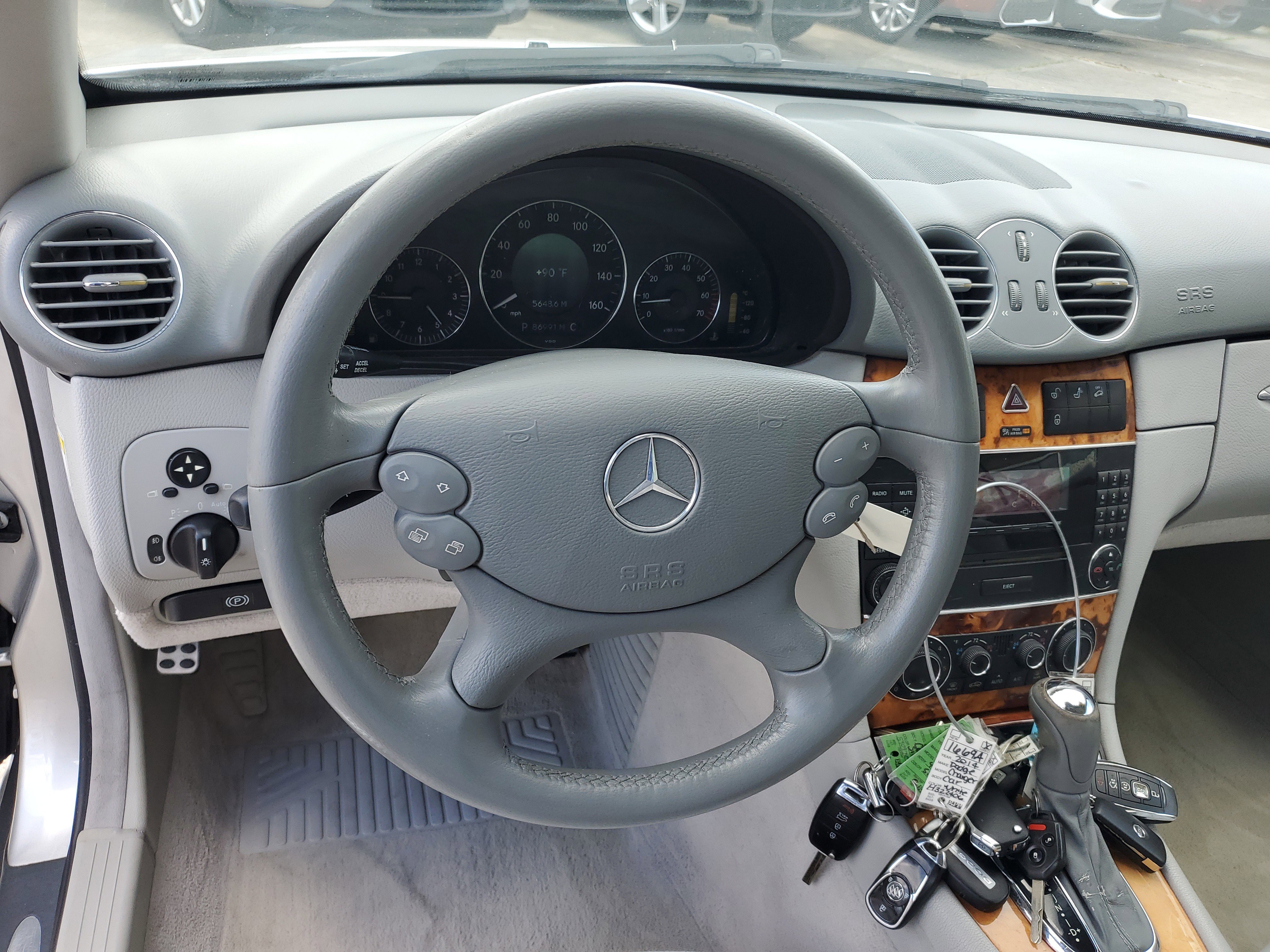 Used 2005 Mercedes-Benz CLK 320 Cabriolet image 13