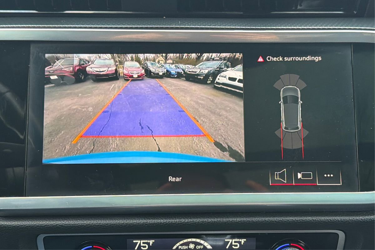 Used 2023 Audi Q3 2.0T Premium image 32