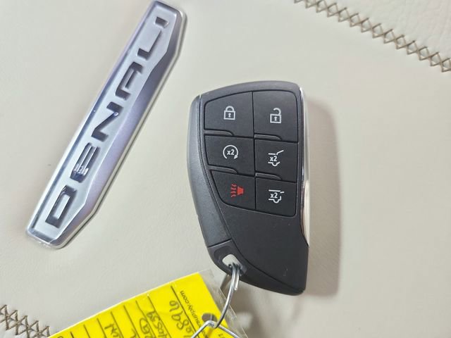 Used 2025 GMC Yukon XL Denali w/ Sun & Power Step Package RWD image 35