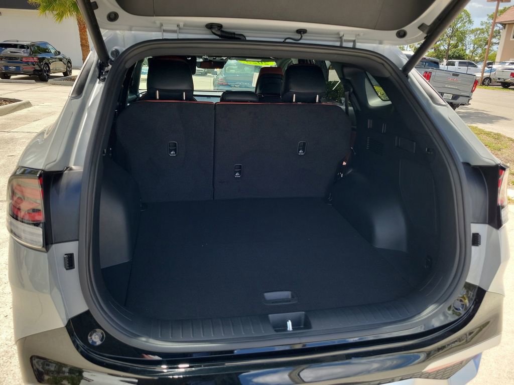 Used 2025 Kia Sportage SX image 14