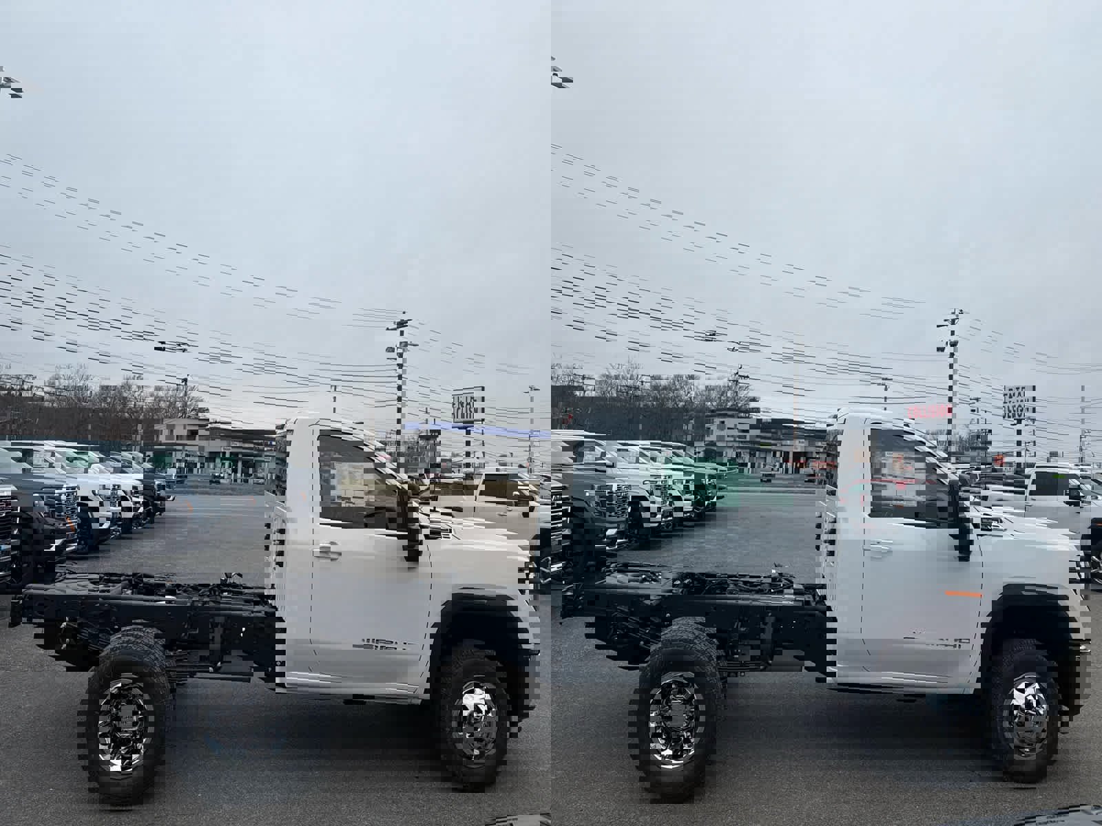 New 2026 GMC Sierra 3500 SLE w/ SLE Convenience Package image 6