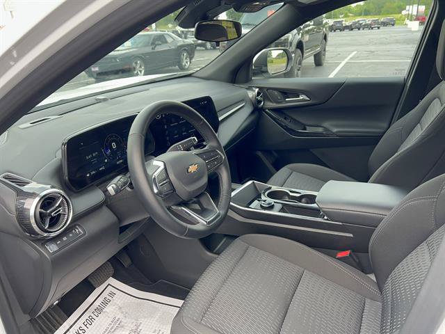 Used 2026 Chevrolet Equinox LT AWD/4WD image 12