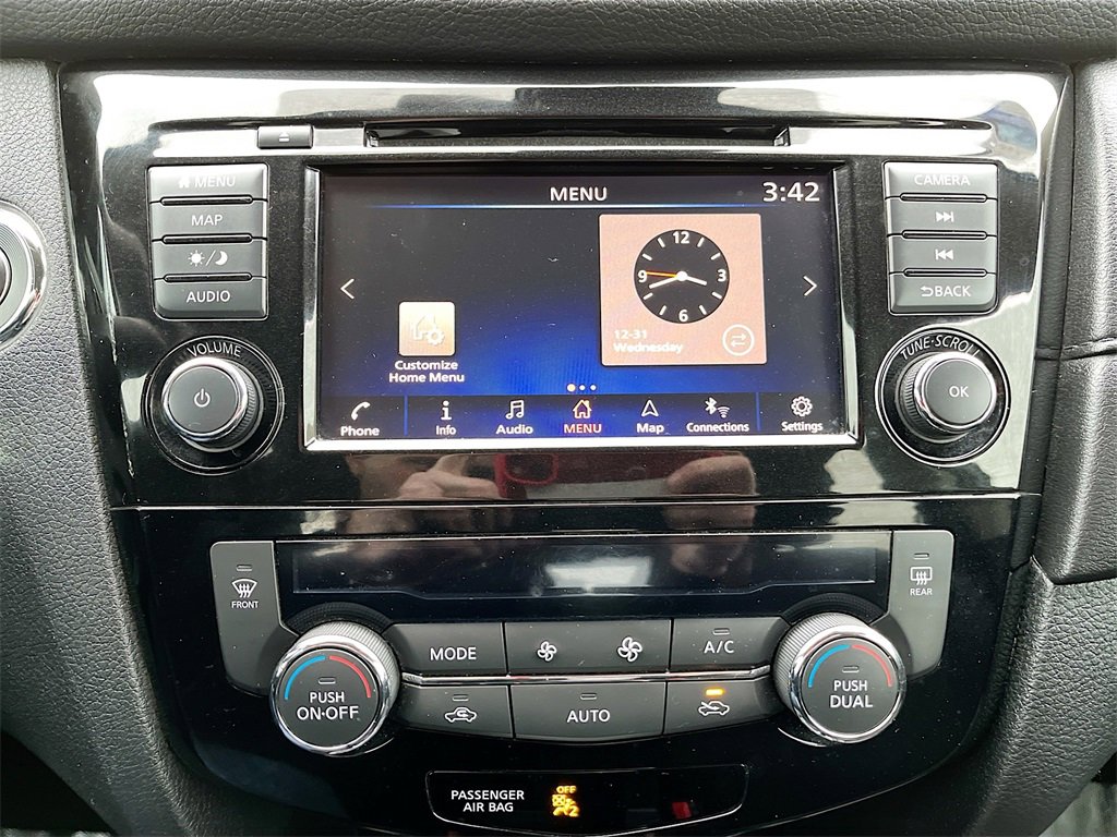 Used 2020 Nissan Rogue SV w/ Premium Package image 15