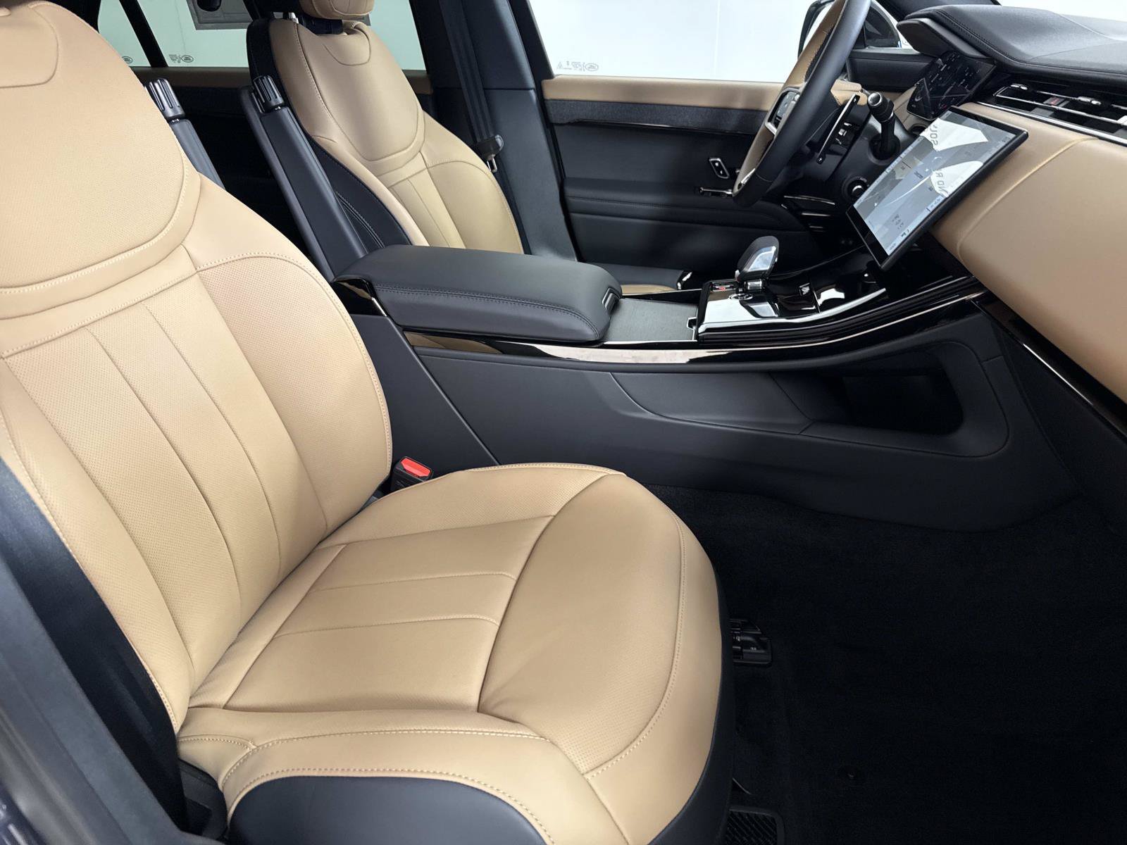 New 2026 Land Rover Range Rover Sport Dynamic SE AWD/4WD image 11