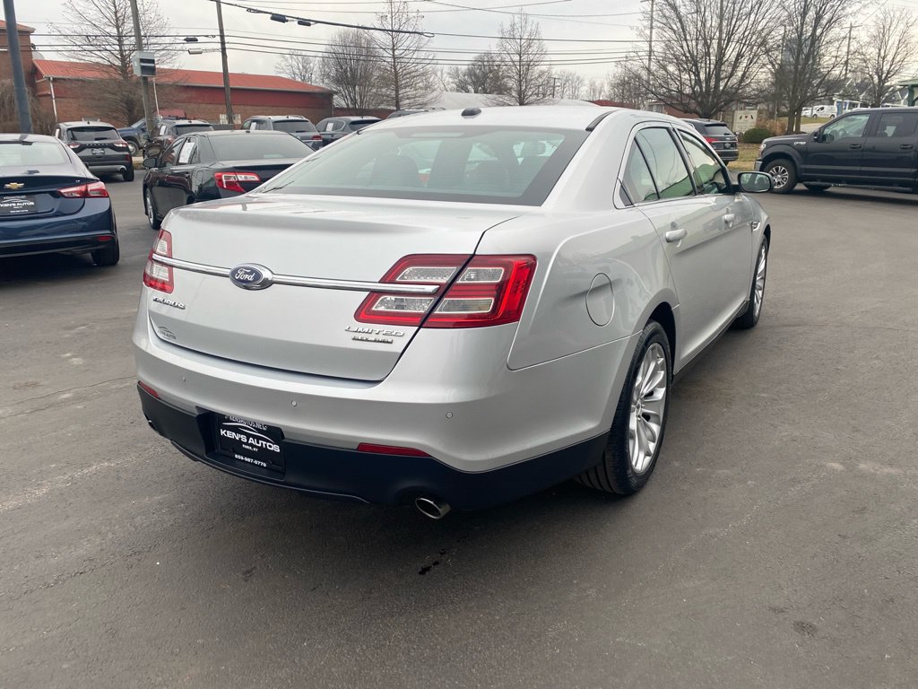 Used 2018 Ford Taurus Limited FWD image 5