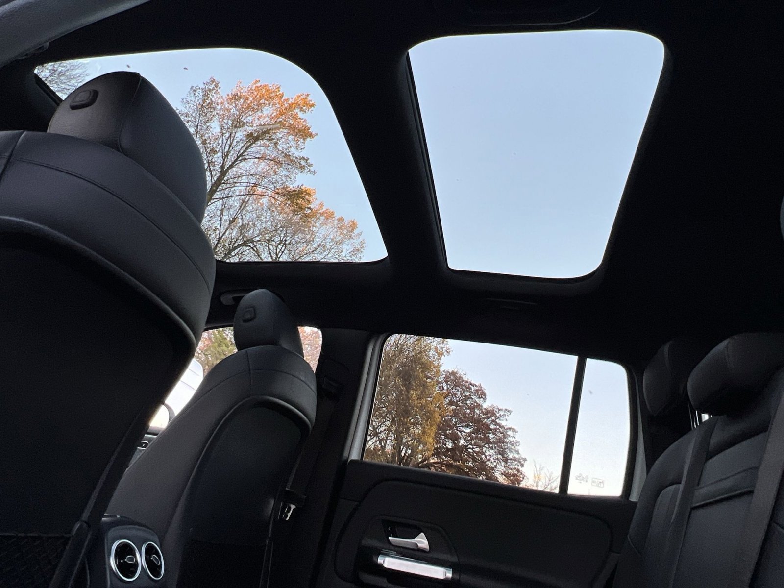 Certified 2021 Mercedes-Benz GLB 250 4MATIC image 22