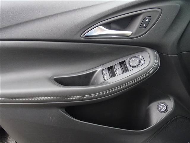 Used 2023 Buick Encore GX Select w/ Sport Touring Package FWD image 17