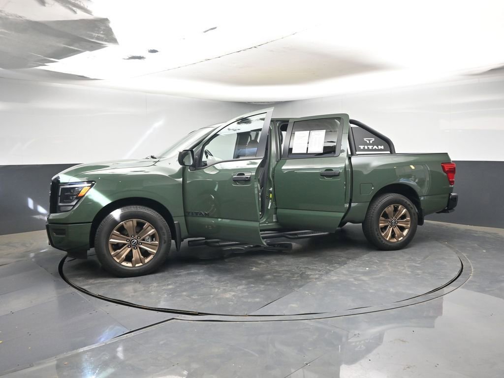 Used 2024 Nissan Titan SV w/ SV Bronze Edition Package image 51