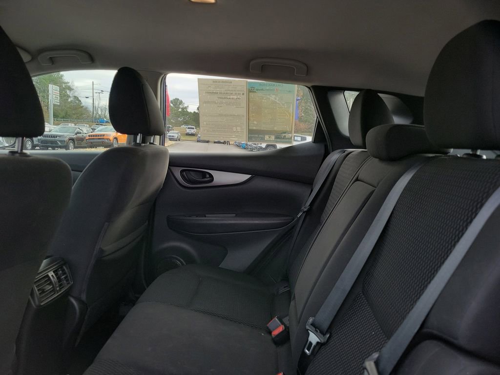 Used 2022 Nissan Rogue Sport S image 27