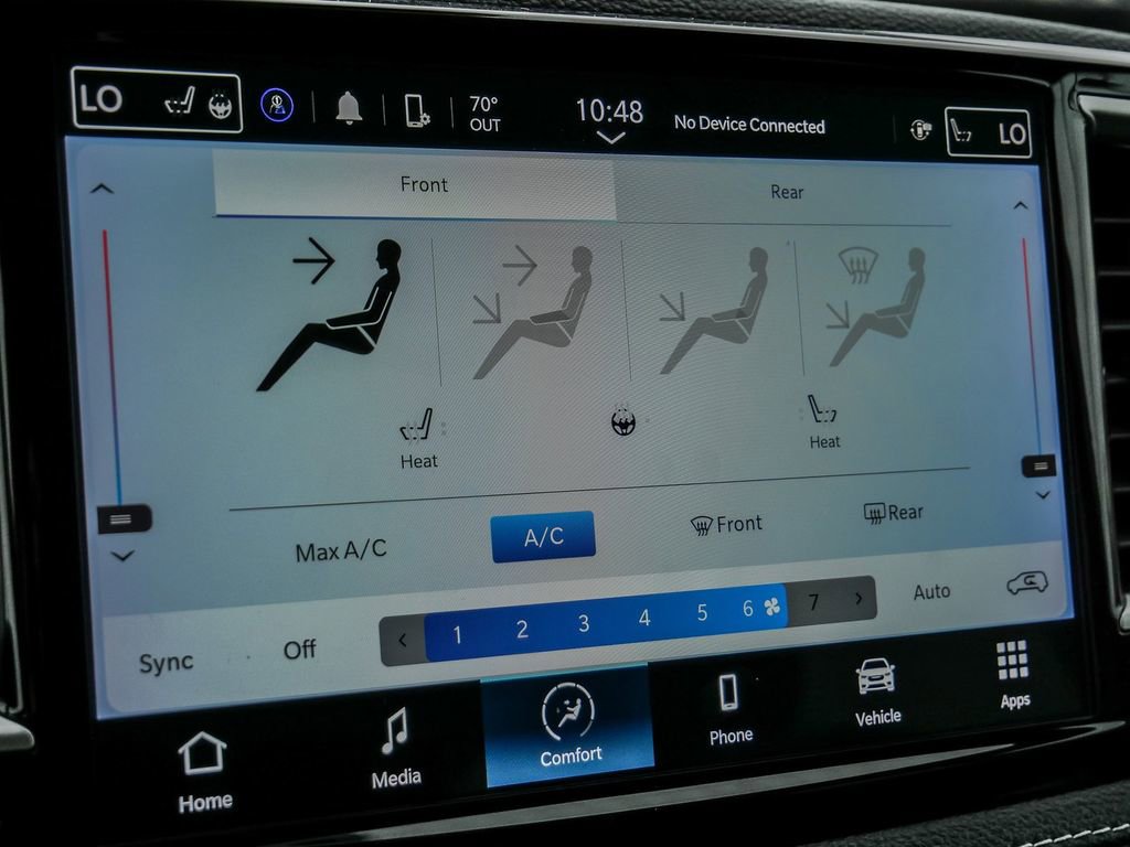 Used 2024 Chrysler Pacifica Touring-L image 33