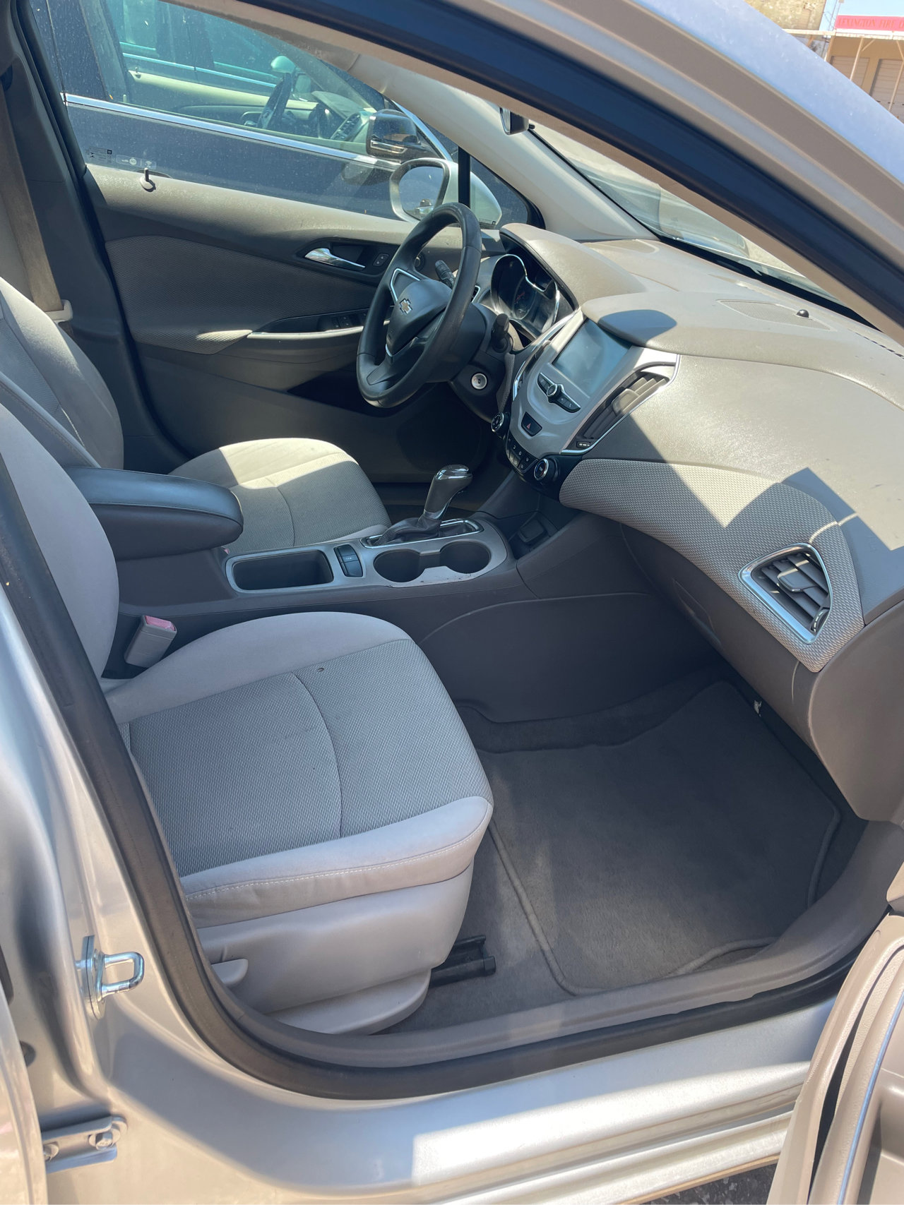 Used 2018 Chevrolet Cruze LS image 8