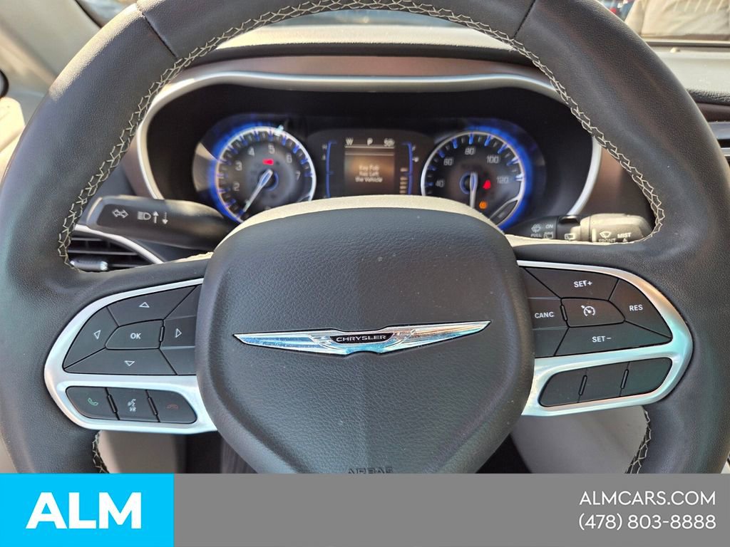 Used 2022 Chrysler Voyager LX image 24