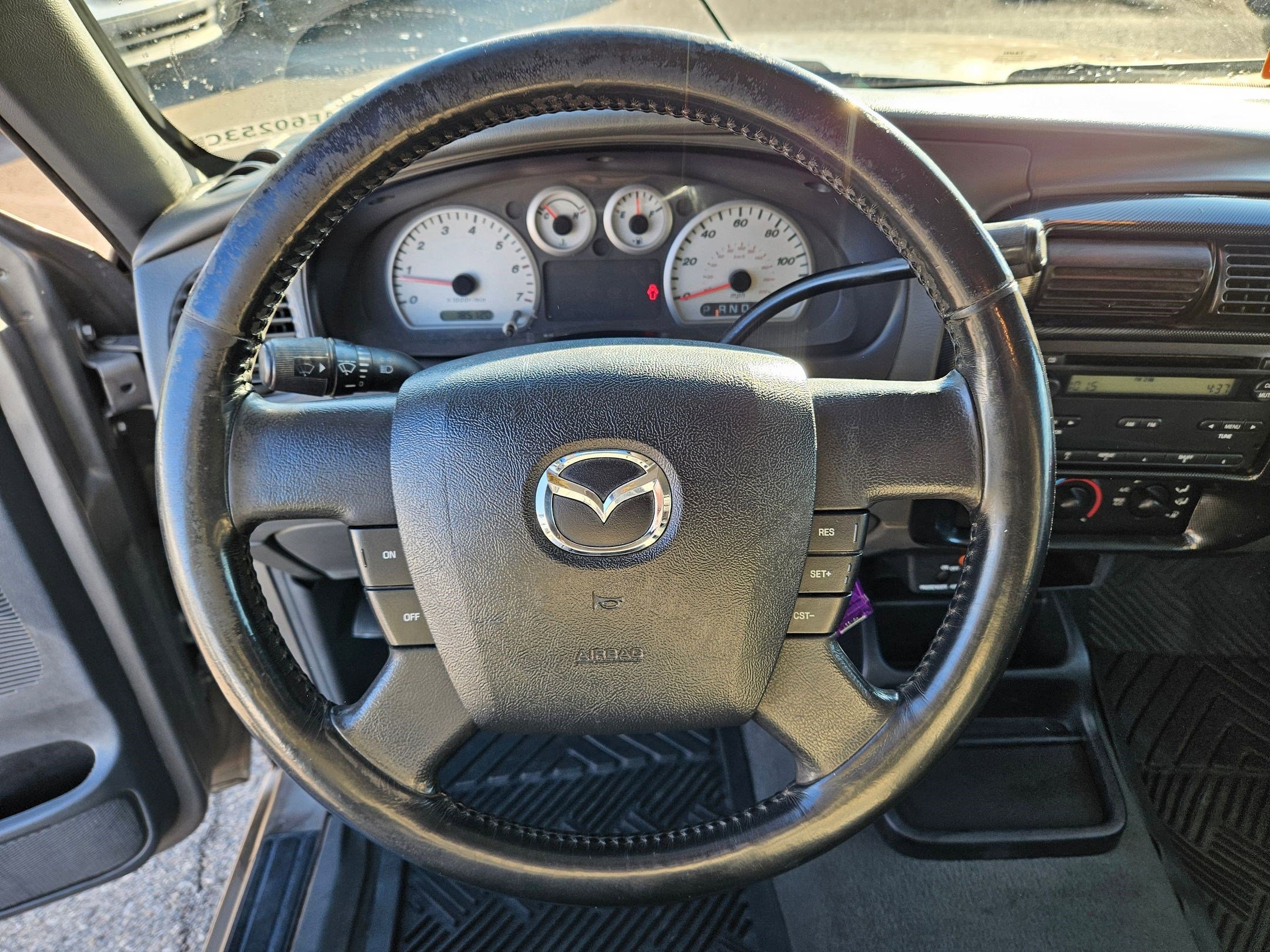 Used 2004 MAZDA B-Series Pickup SE w/ Convenience Pkg image 16