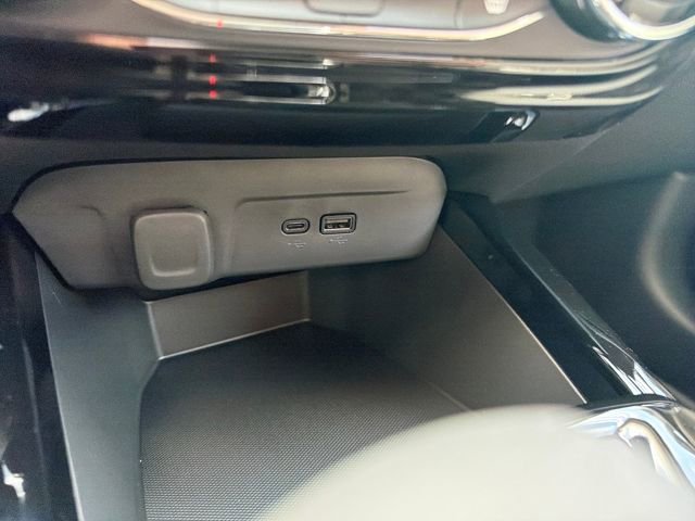 New 2026 Chevrolet Trax LT w/ Driver Confidence Package image 32