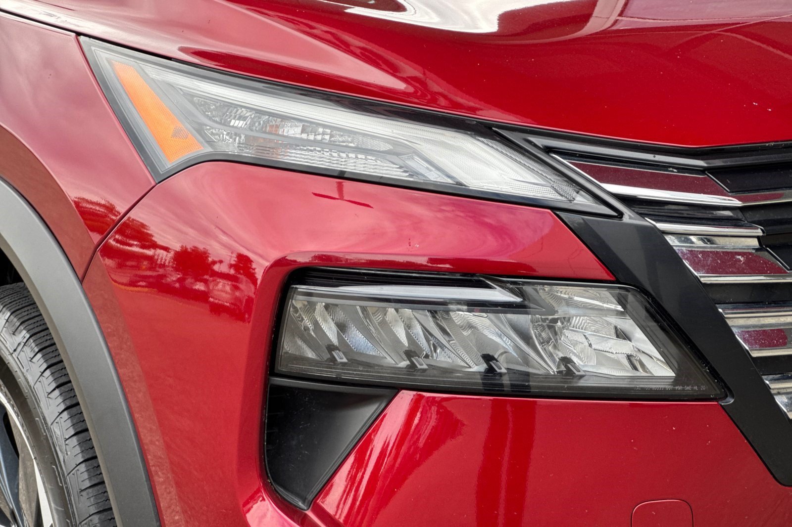 Used 2025 Nissan Rogue SV AWD/4WD image 12