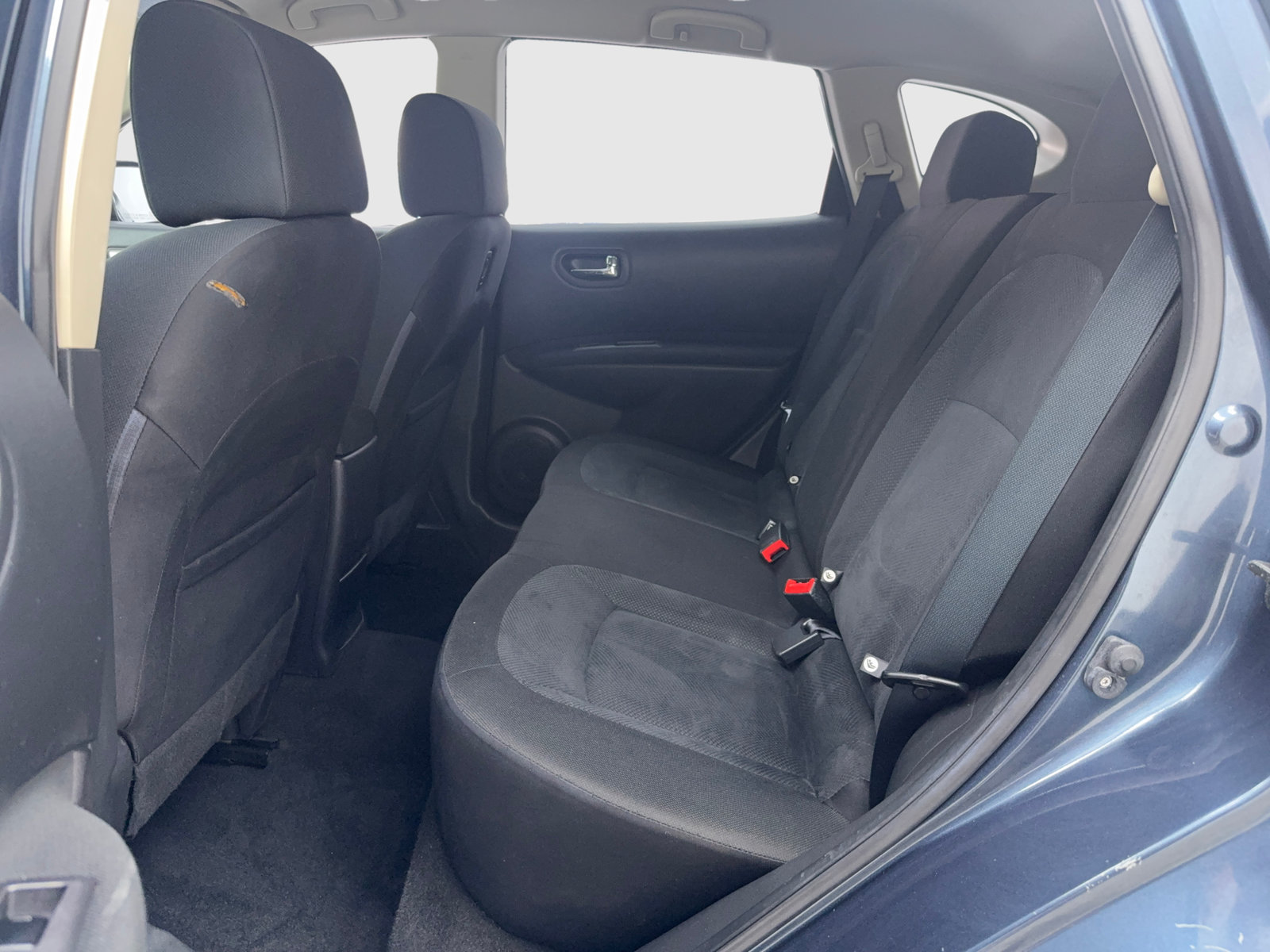 Used 2015 Nissan Rogue S FWD image 34