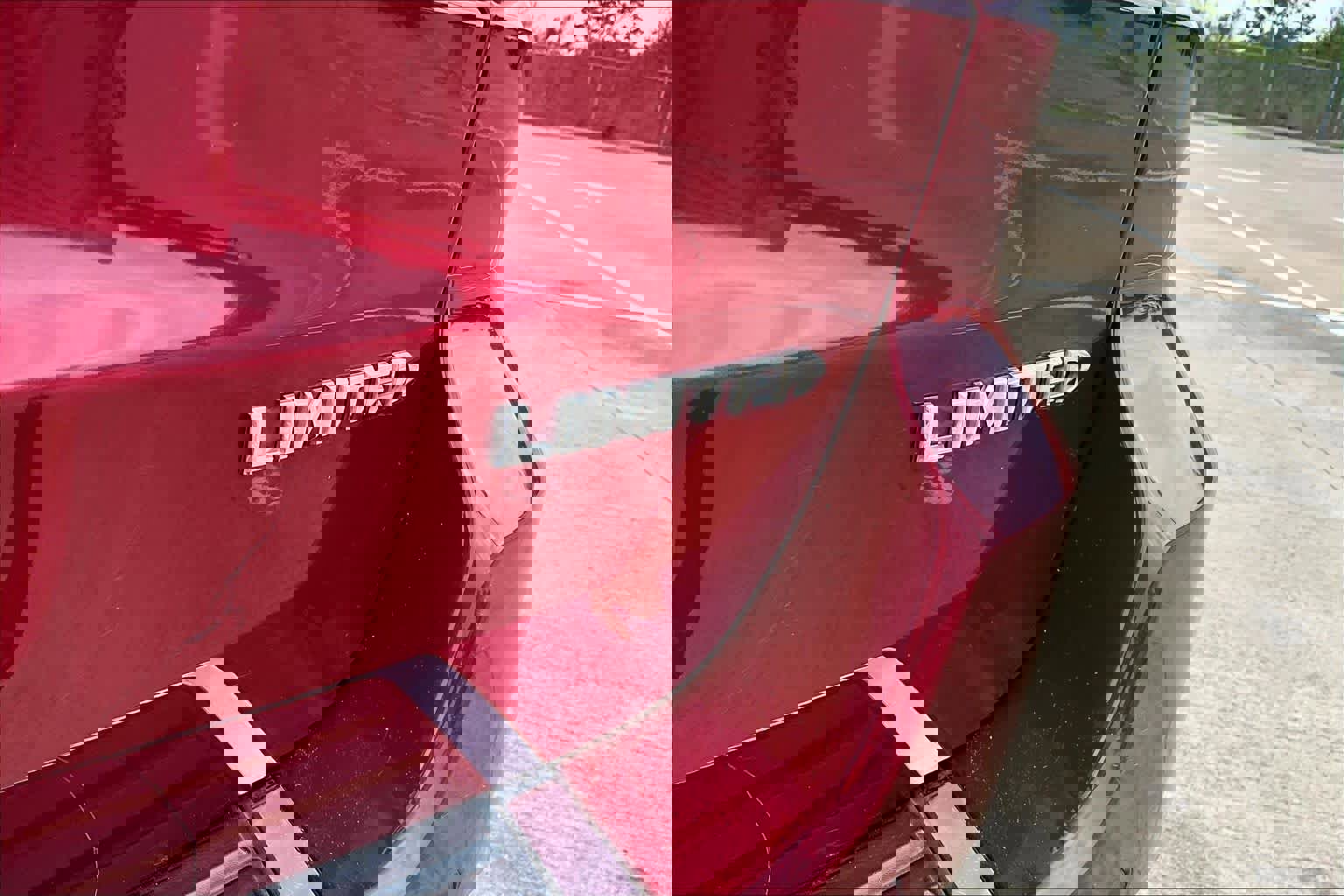 Used 2015 Jeep Grand Cherokee Limited w/ Luxury Group II image 9