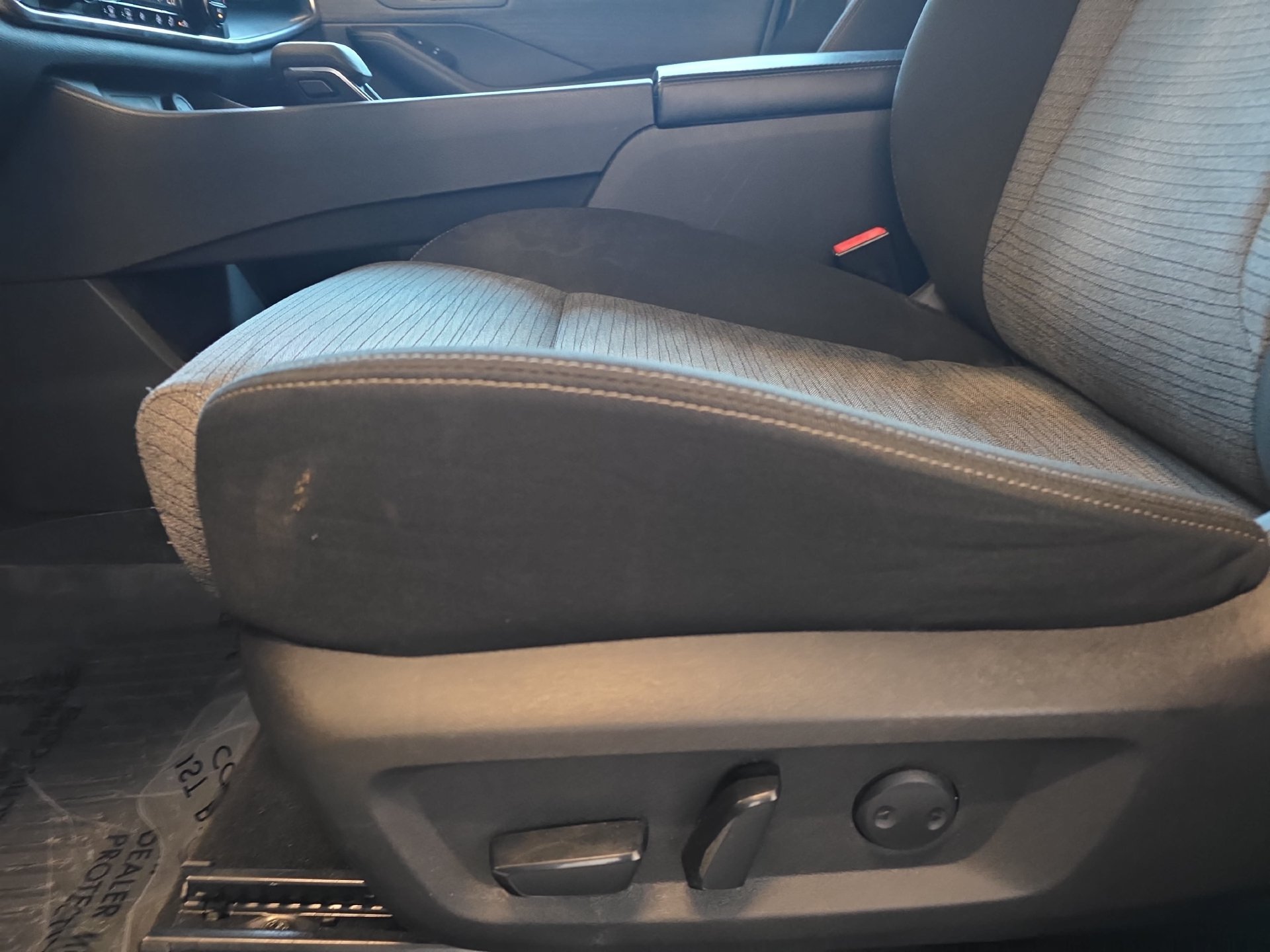 Used 2023 Nissan Rogue SV FWD image 26
