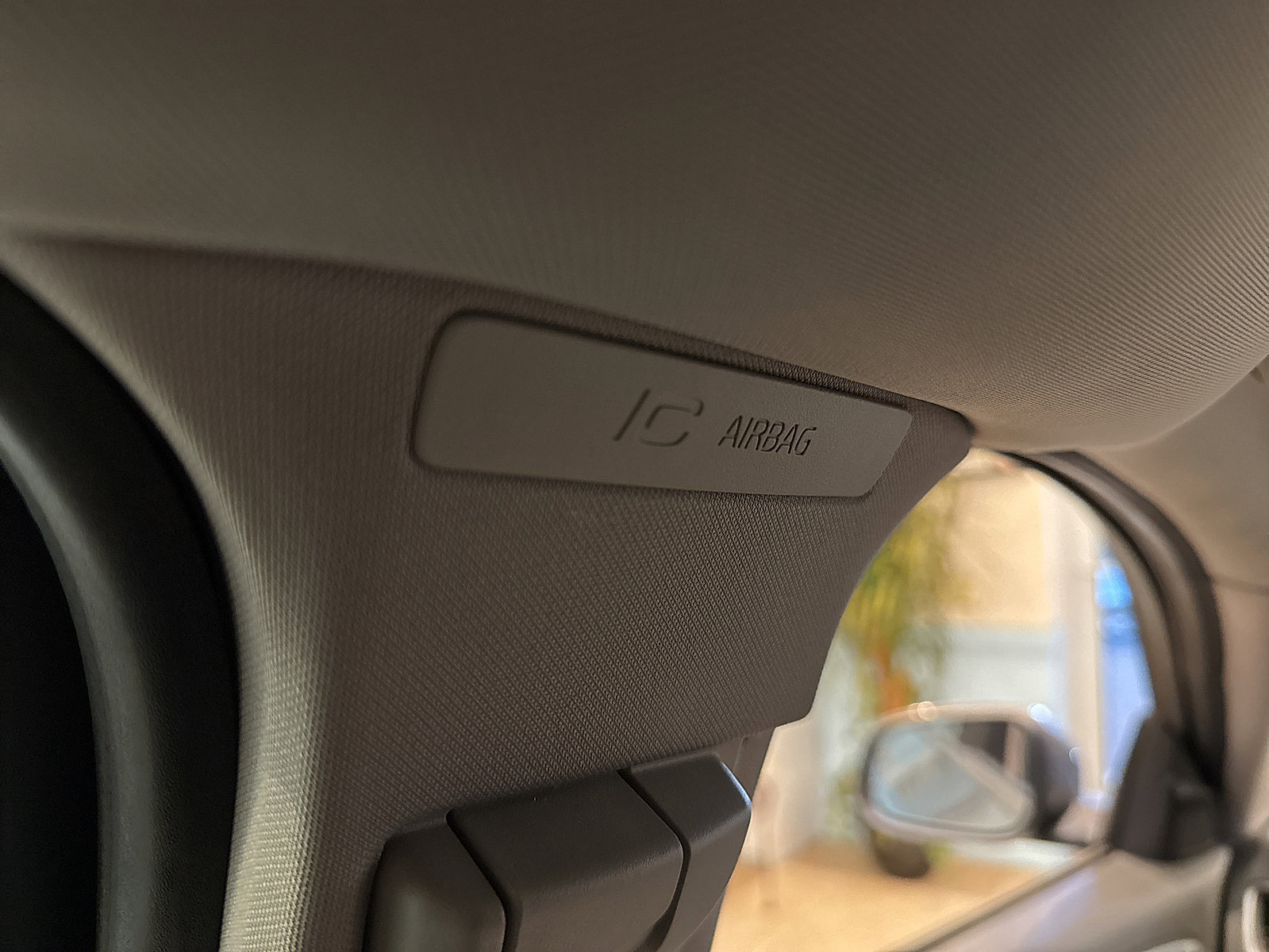 Used 2018 Volvo S60 T5 Dynamic w/ Vision Package image 28