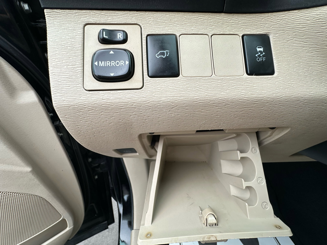 Used 2010 Toyota Venza image 18