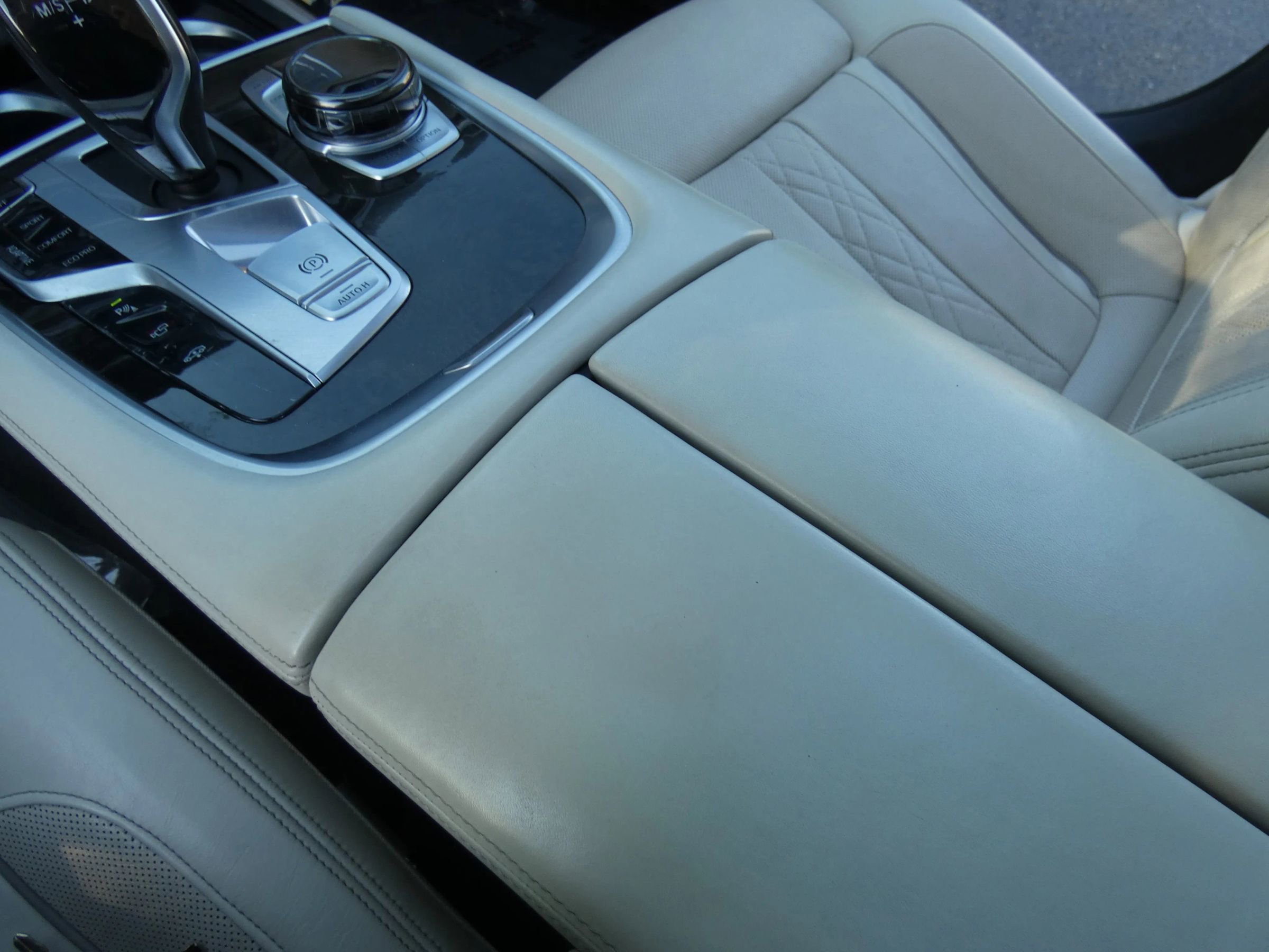 Used 2016 BMW 750i xDrive image 61