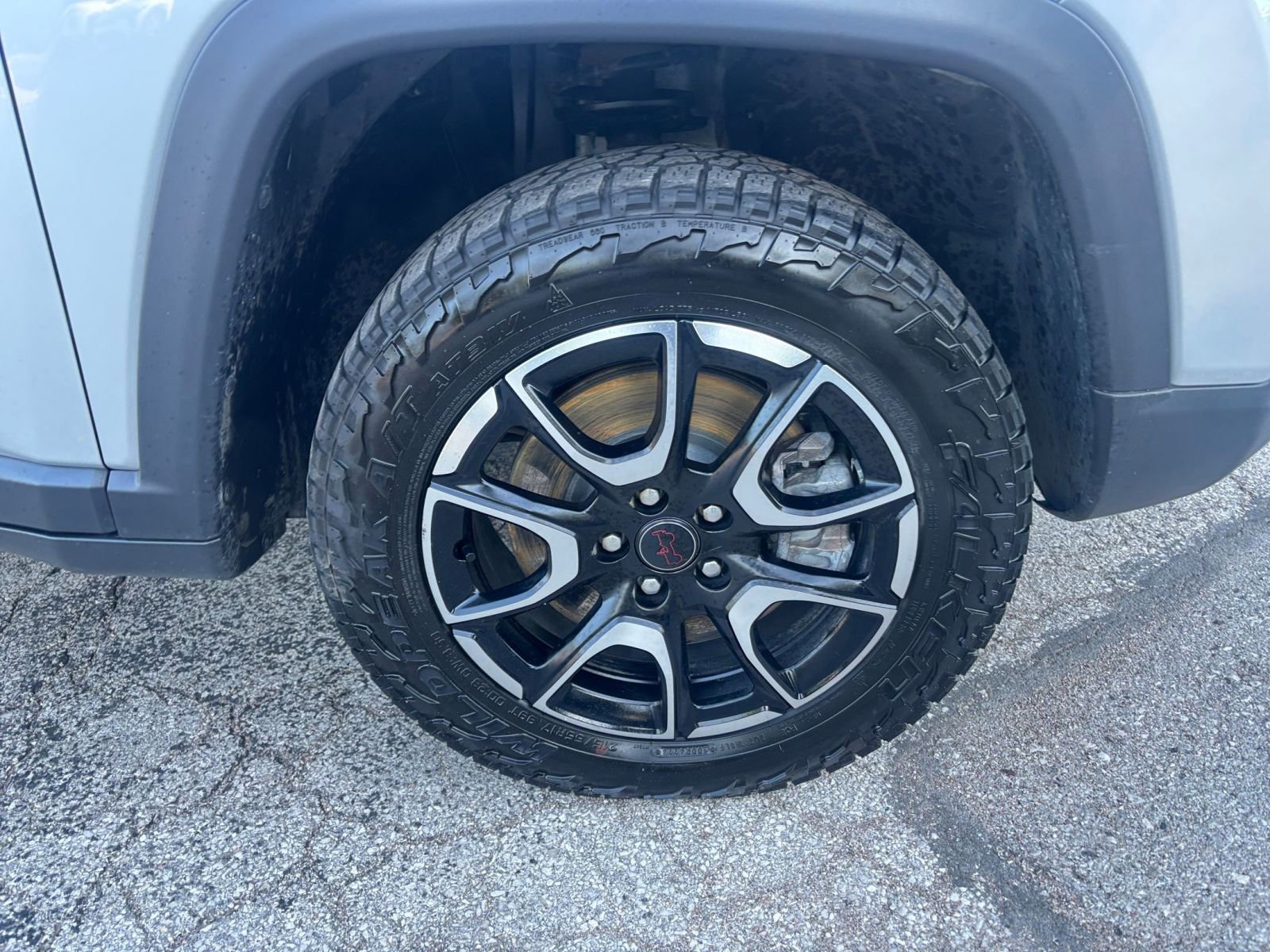Used 2025 Jeep Compass Trailhawk AWD/4WD image 29