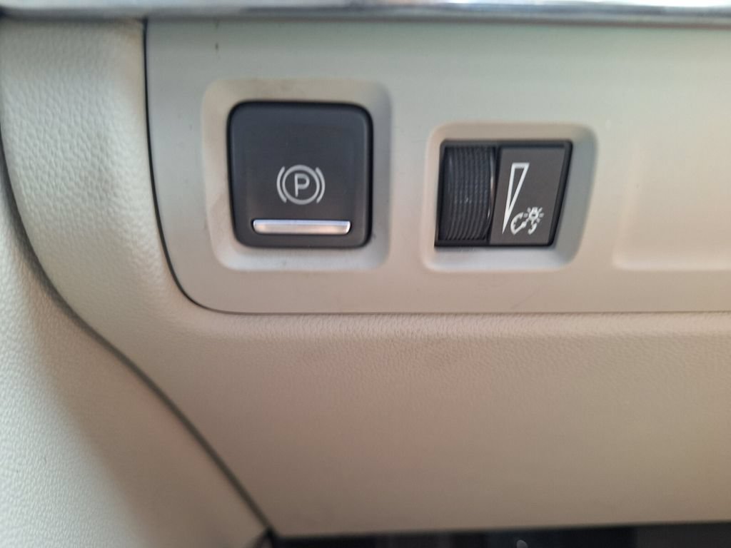 Used 2019 Cadillac XT4 Luxury FWD image 12