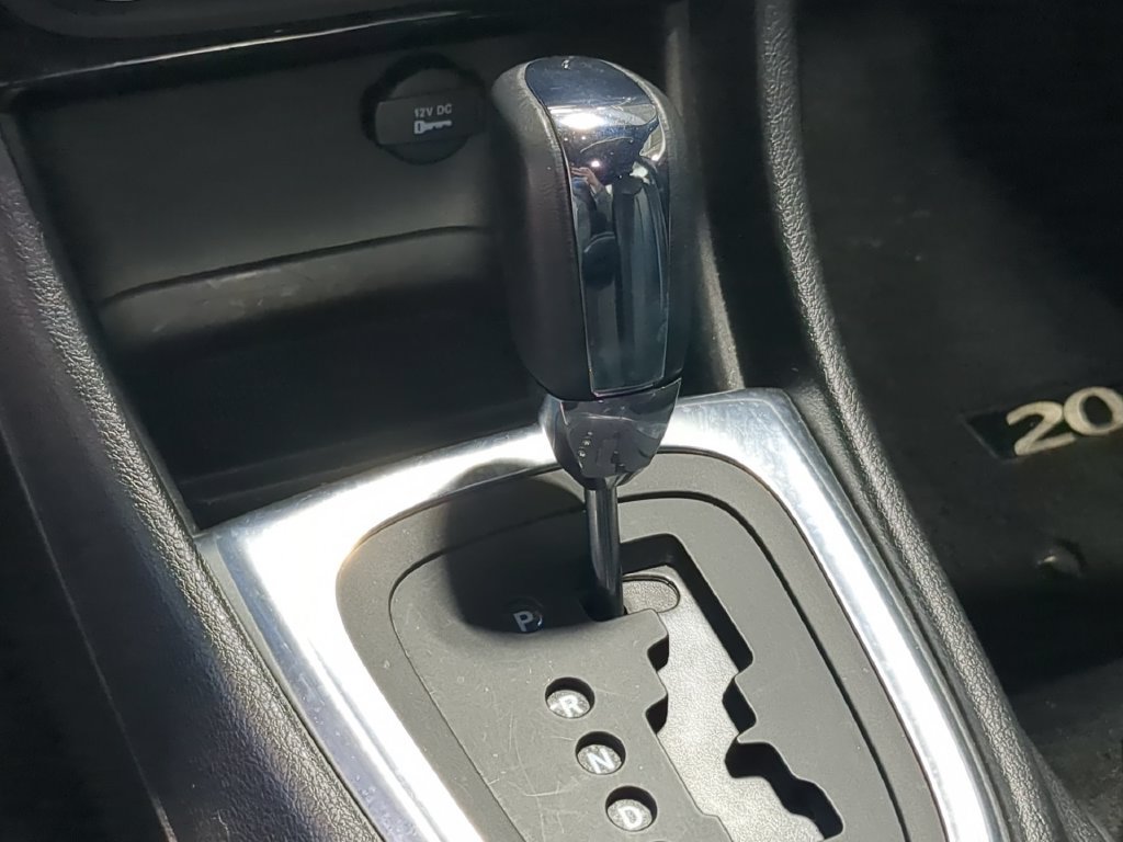 Used 2014 Chrysler 200 Limited FWD image 32